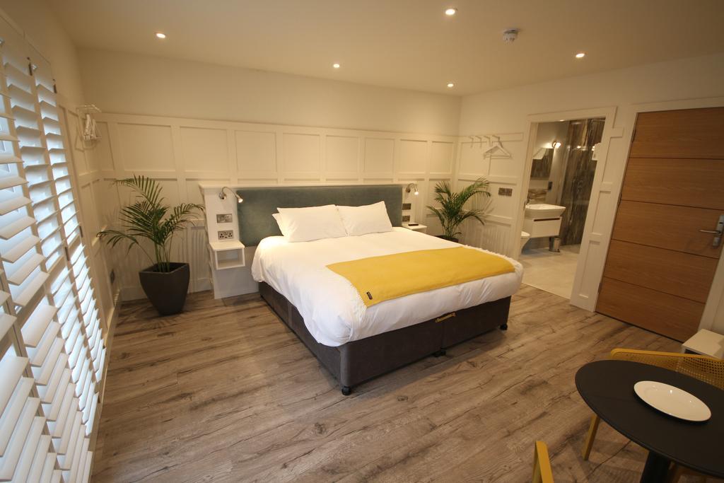 Отель Quinlan & Cooke Boutique Townhouse And Qcs Seafood Restaurant Кэрсивин Экстерьер фото
